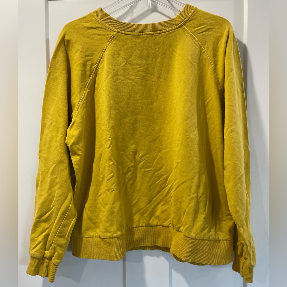 Yellow crew neck sweatshirt